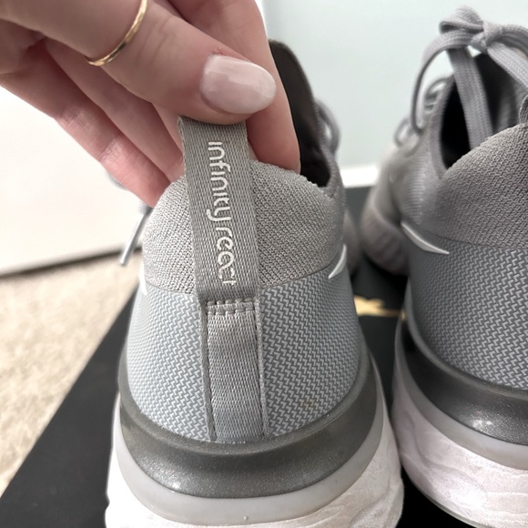 Nike infinity react tennis shoes - Picture 3 of 6